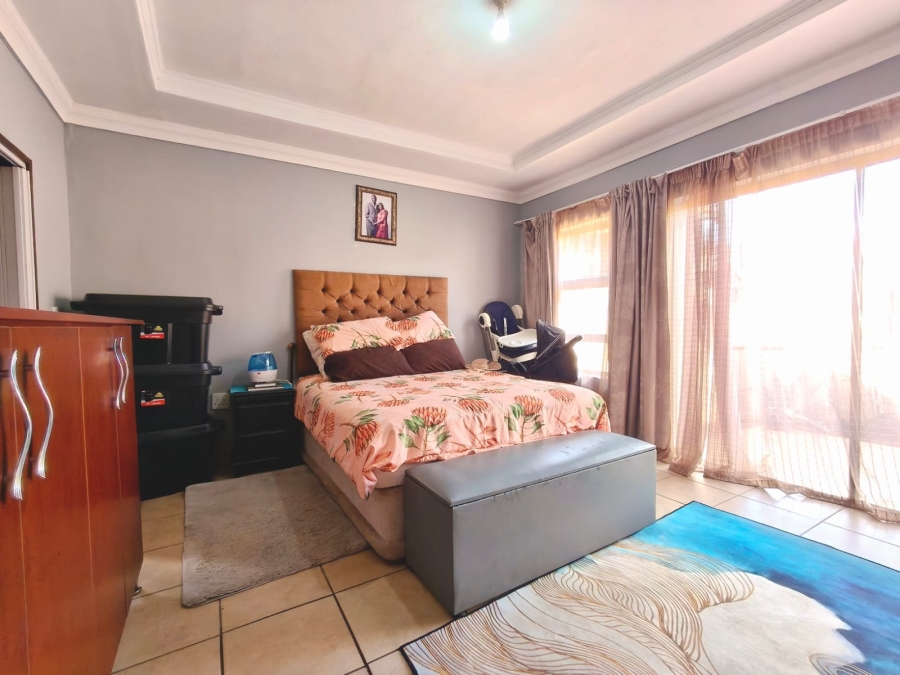 4 Bedroom Property for Sale in Mooivallei Park North West